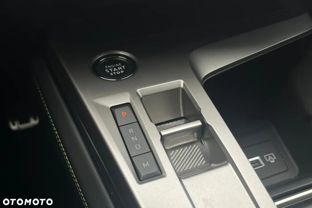 Peugeot 308 1.2 mHEV GT S&S e-DCS6 - 29