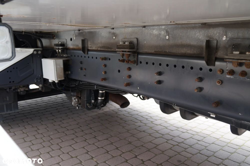 Scania P 450 6x2 CHŁODNIA KONTENER 8.45 m 21 PALET OŚ SKRĘTNA WINDA - 13