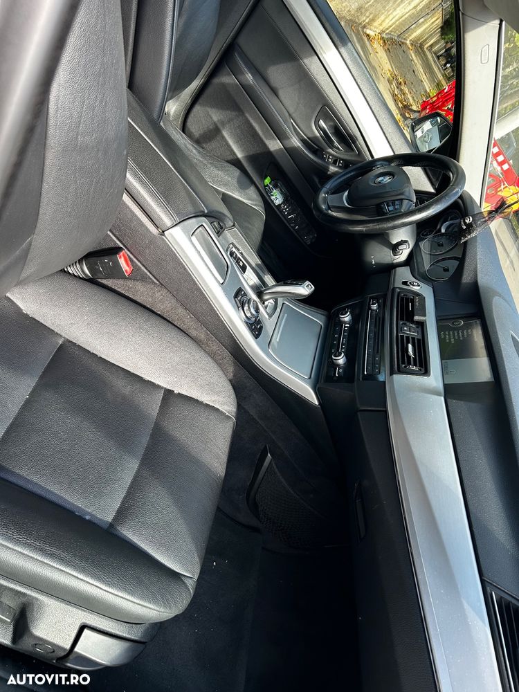 BMW Seria 5 520d Aut. - 11