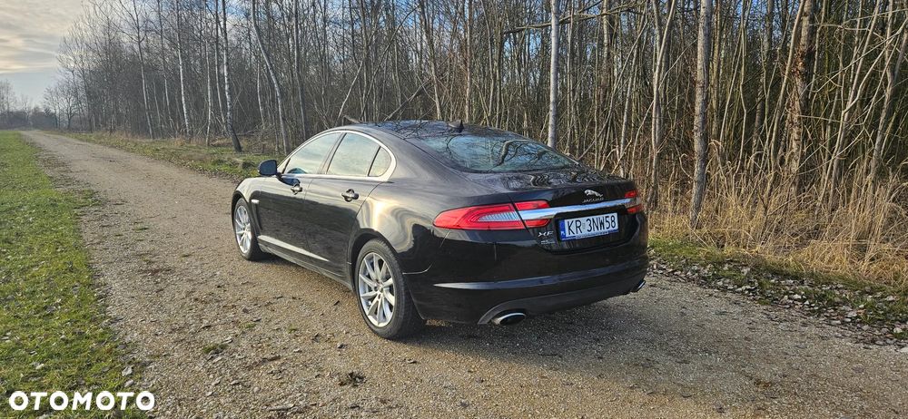 Jaguar XF 2.0 T Premium Luxury - 8