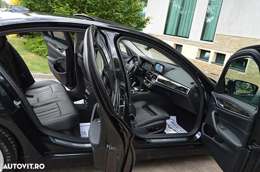 BMW Seria 5 520d xDrive AT - 14