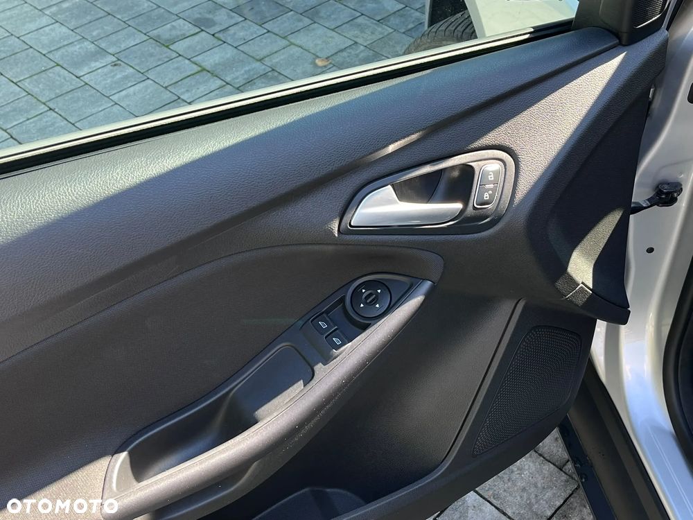 Ford Focus - 25