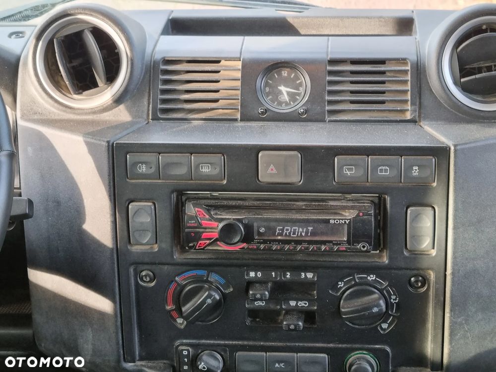 Land Rover Defender 2.2 TD4 SE - 18