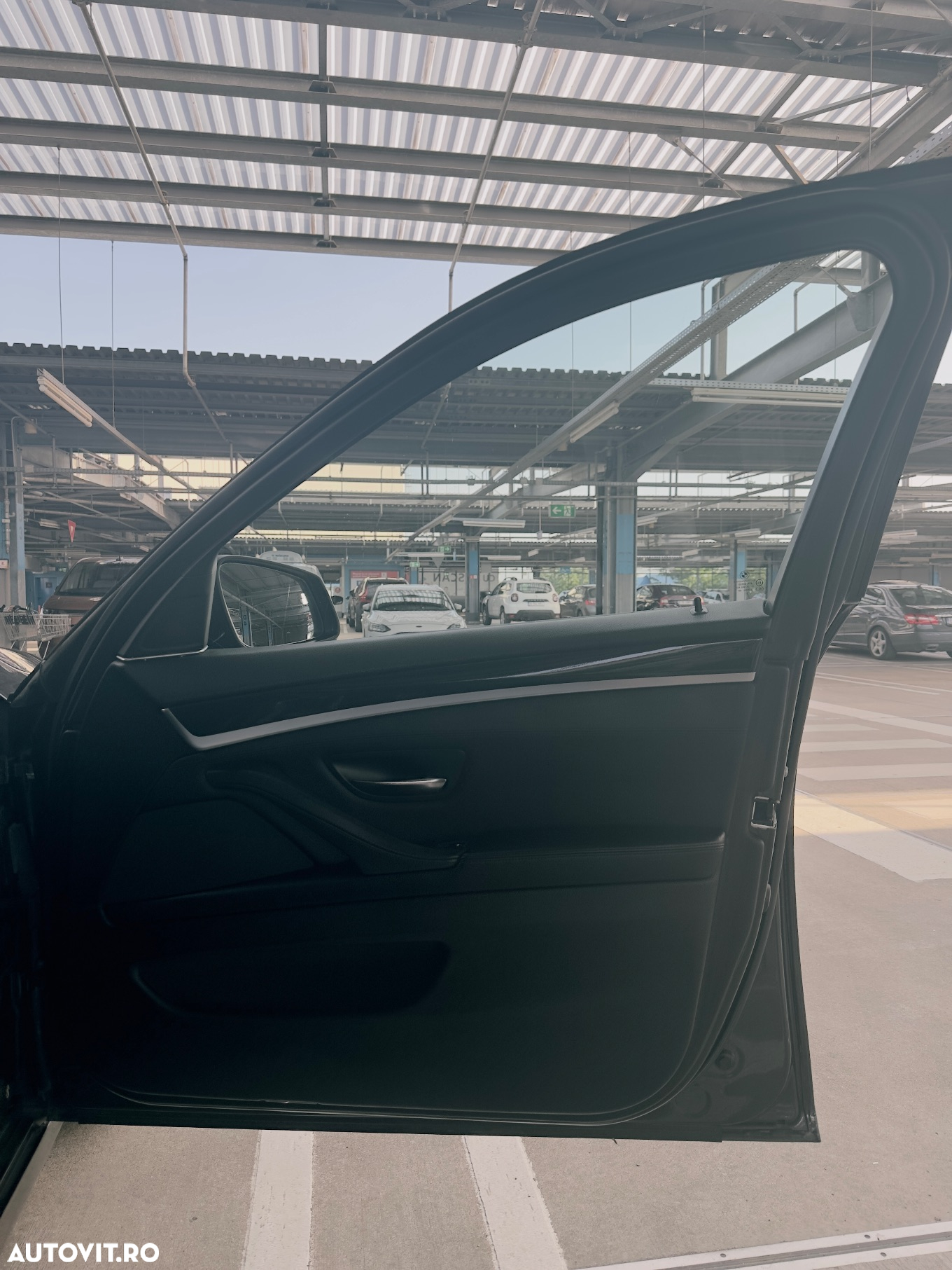 BMW Seria 5 525d xDrive Touring - 25