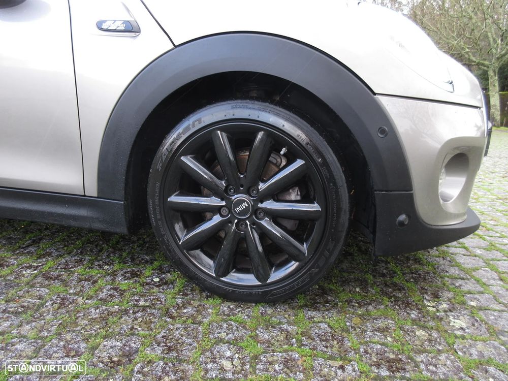 MINI 3 Portas Cooper D Auto - 12