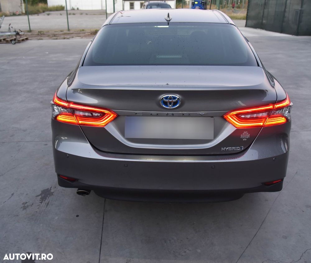 Toyota Camry 2.5 HEV Luxury - 6