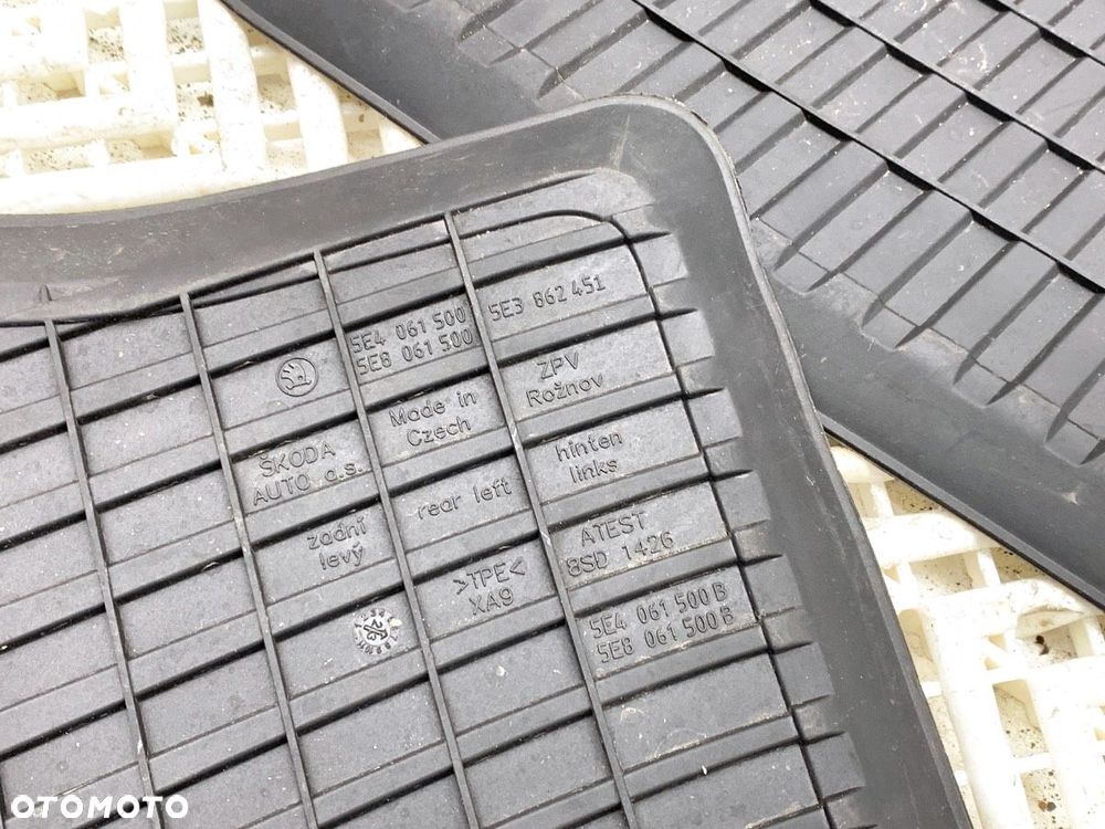 DYWANIK KOMPLET  SKODA OCTAVIA IV (NX3, NN3) 2020 - 2022 2.0 TSI 4x4 140 kW [190 KM] benzyna 2020 - - 3