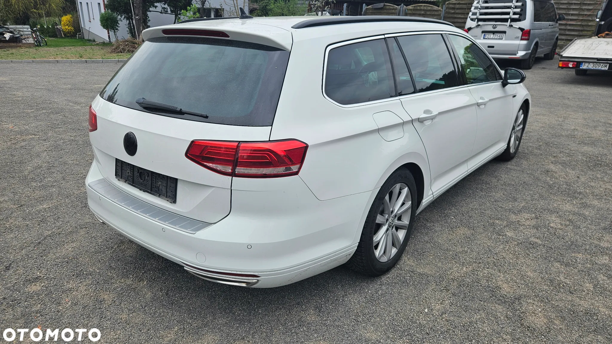 Volkswagen Passat Variant 1.6 TDI (BlueMotion Technology) DSG Comfortline - 4