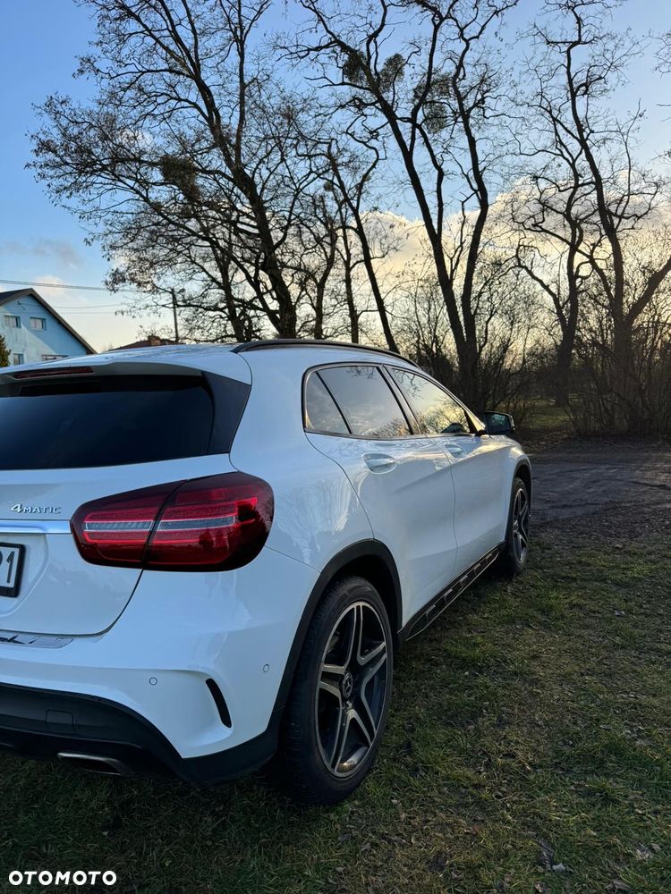 Mercedes-Benz GLA - 2