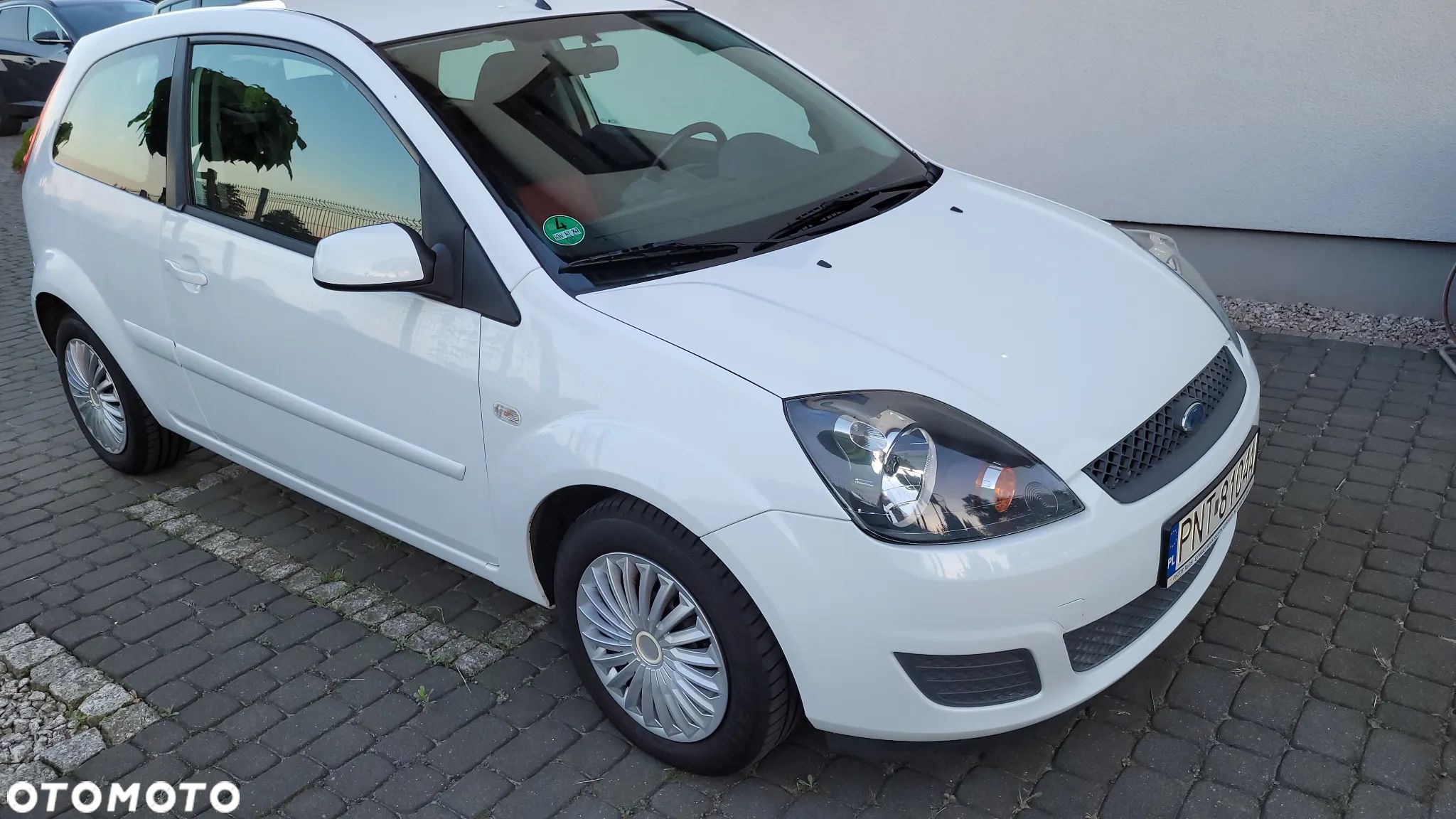 Ford Fiesta 1.3 Ambiente - 1