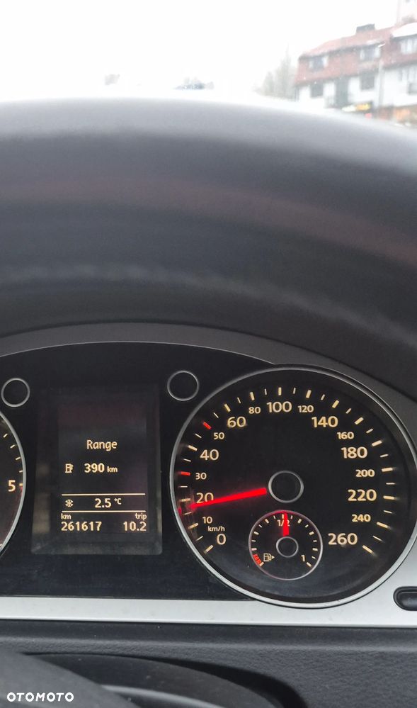 Volkswagen Passat 2.0 TDI DPF BlueMotion Technology Comfortline - 5