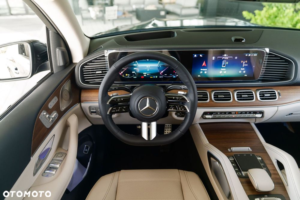 Mercedes-Benz GLS - 16