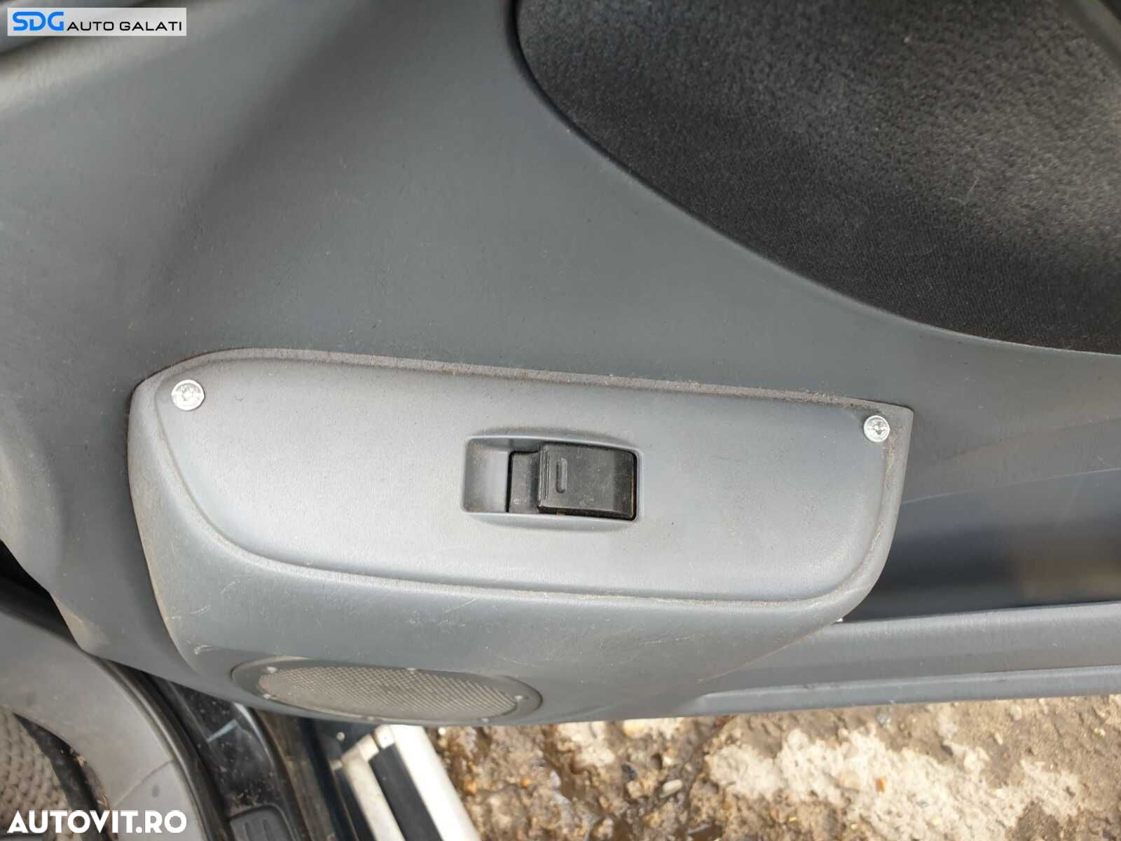 Buton Actionare Geam Dreapta Pasager Toyota RAV 4 XA20 2000 - 2006 - 1