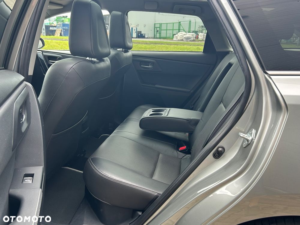 Toyota Auris Hybrid 135 Prestige - 9
