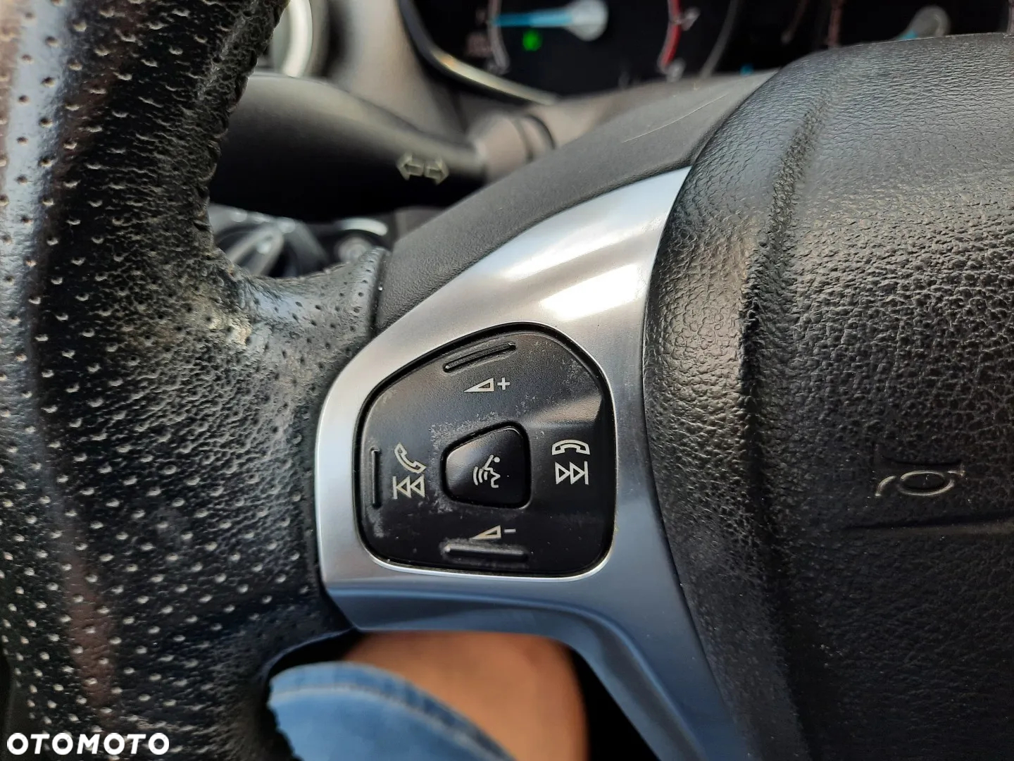 Ford Fiesta 1.0 EcoBoost Start-Stop ST-LINE - 26