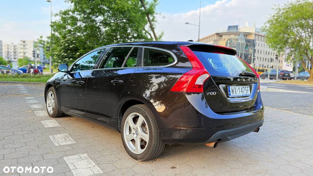 Volvo V60 T3 Momentum - 4