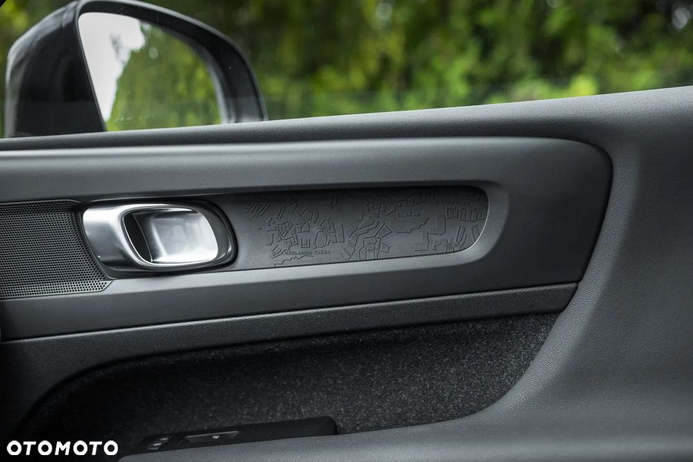 Volvo XC 40 T3 Momentum Core - 24