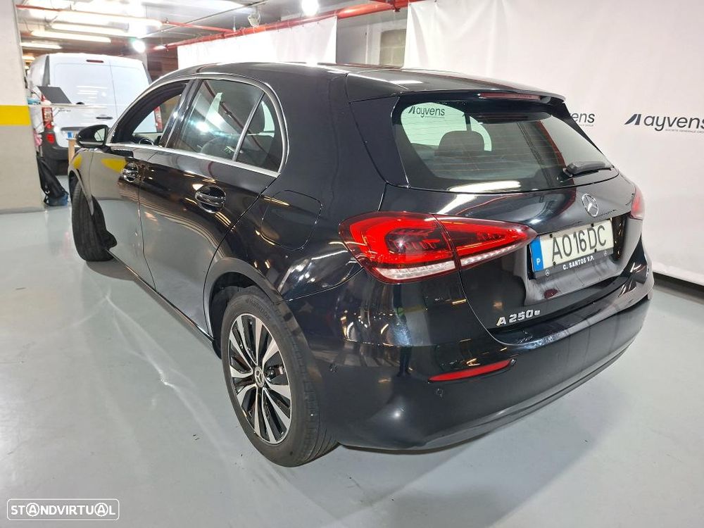 Mercedes-Benz A 250 e Style Plus - 2