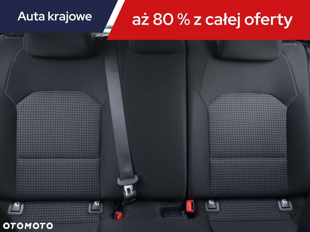 Kia Ceed - 12