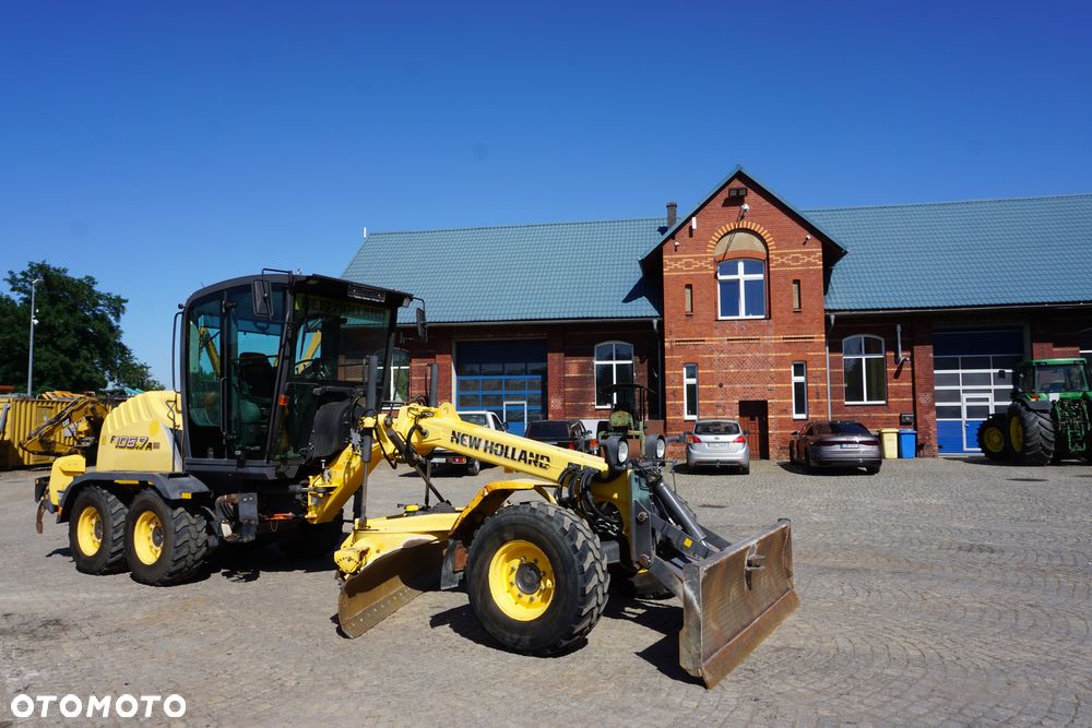 New Holland F 106.7A