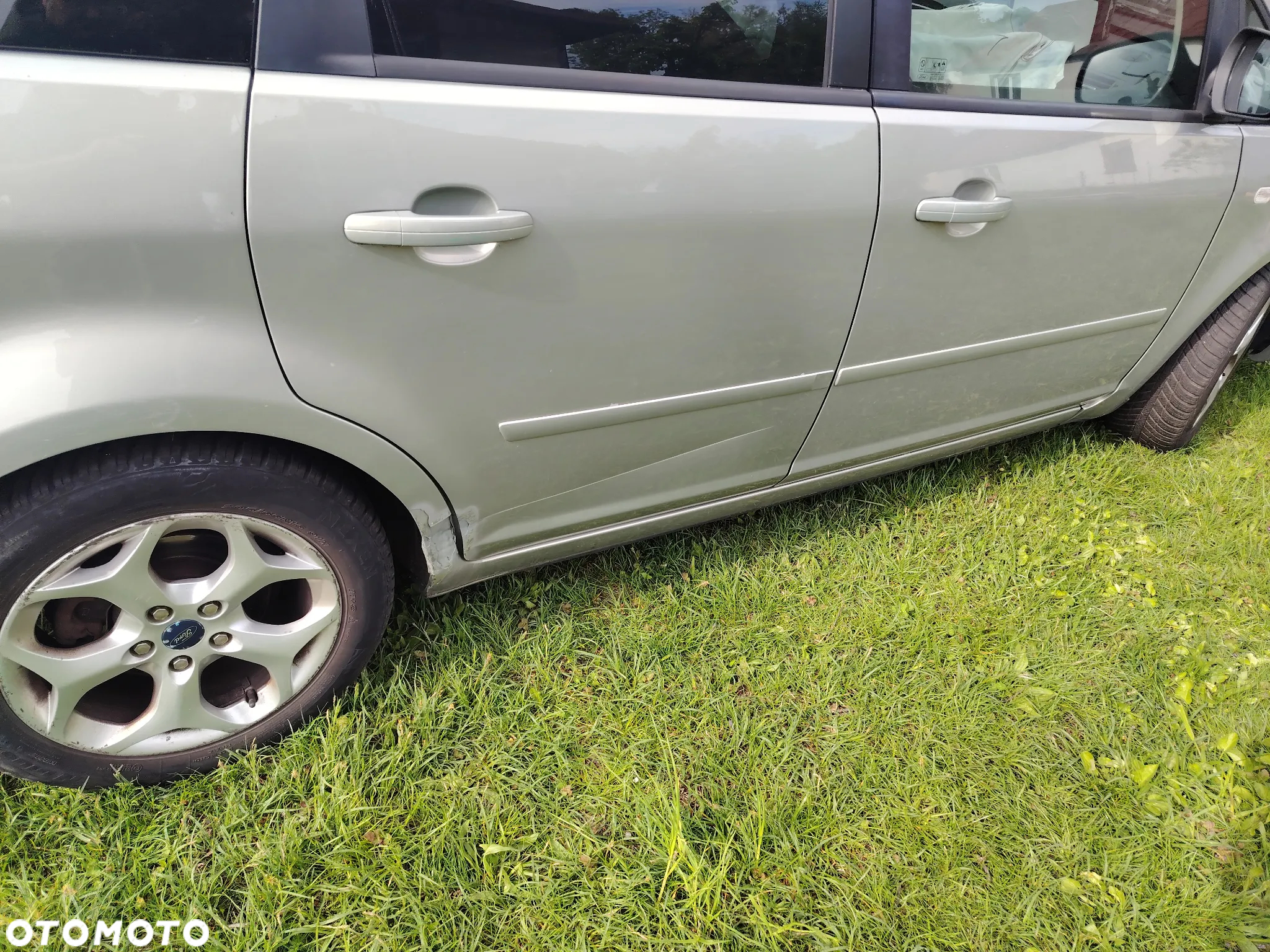 Uszkodzony Ford C-max 2009 1.6 - 2