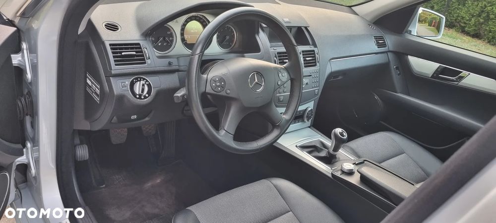 Mercedes-Benz Klasa C 200 Avantgarde Edition - 20