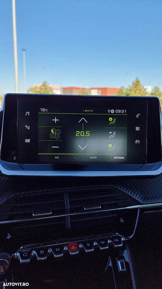 Peugeot 208 1.2 L PureTech STT EAT8 GT Line - 23