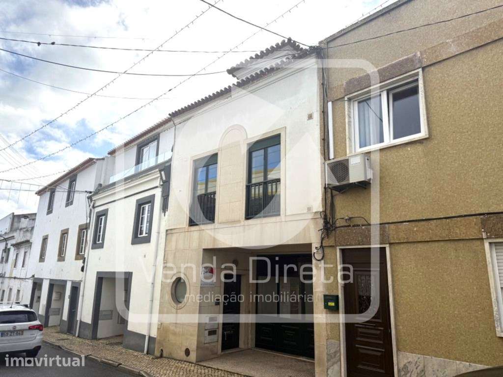 Prédio para Habitação e Comércio no Centro de Arruda dos Vinhos - Grande imagem: 3/39