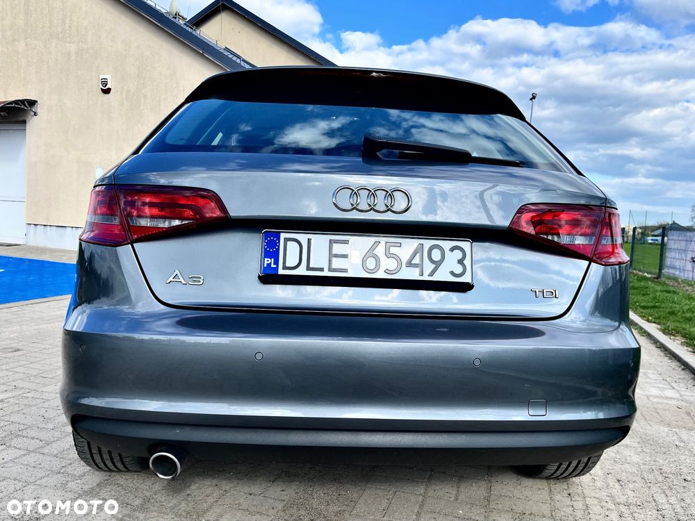 Audi A3 Sportback 1.6 TDI S tronic Attraction - 5