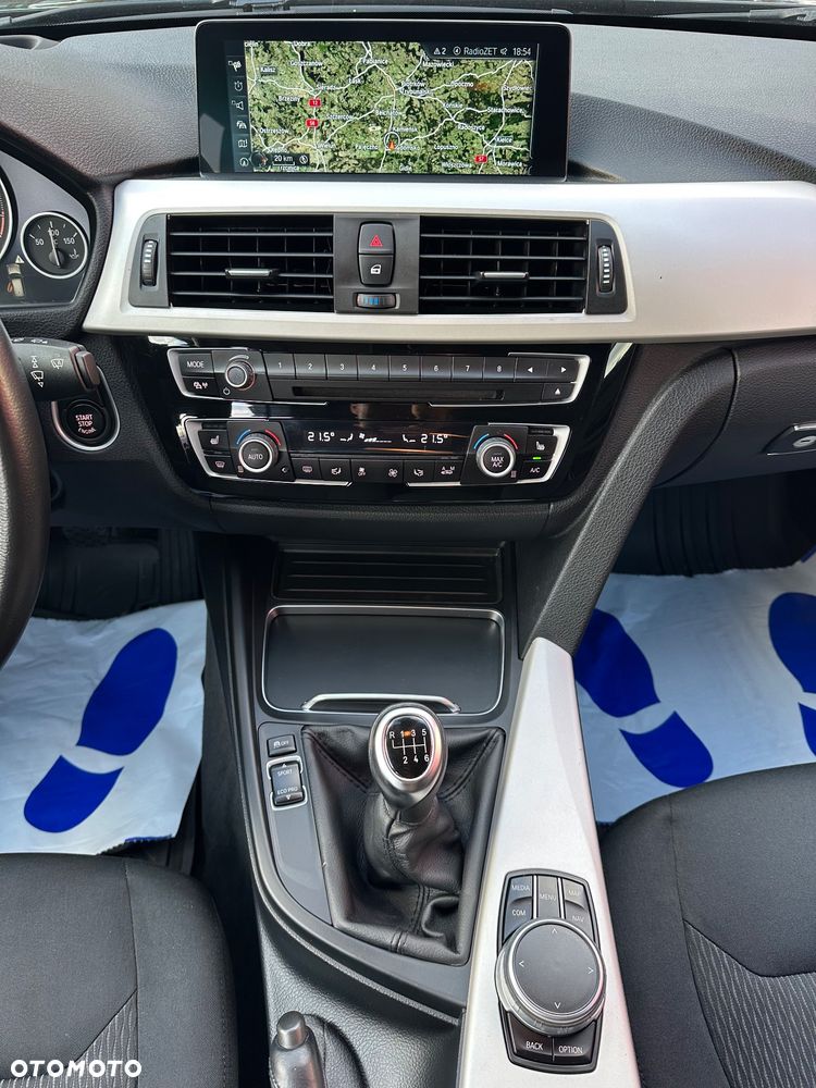 BMW Seria 3 320d Luxury Line - 12