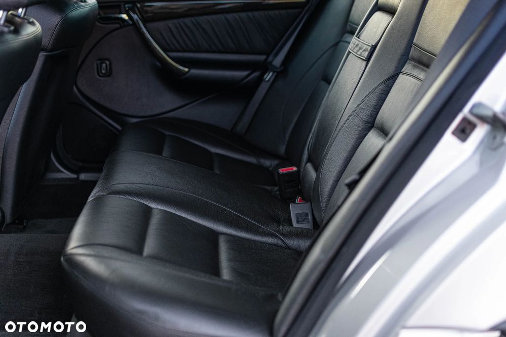 Mercedes-Benz Klasa C 43 AMG - 25