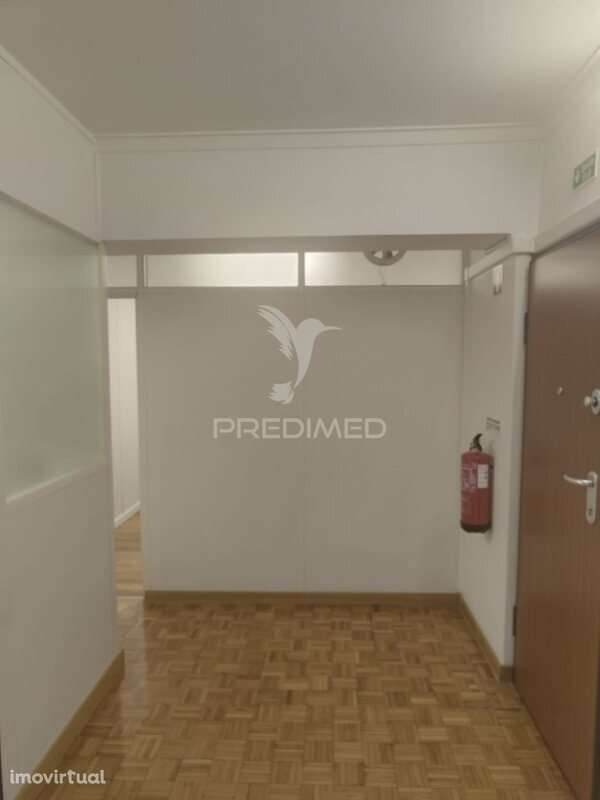 Venha conhecer  este magnifico escritório situado no Centro de Alma... - Grande imagem: 4/14