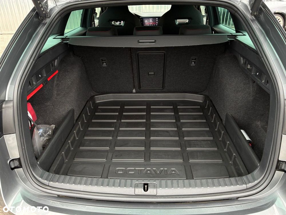 Skoda Octavia 2.0 TDI 4x4 RS DSG - 33