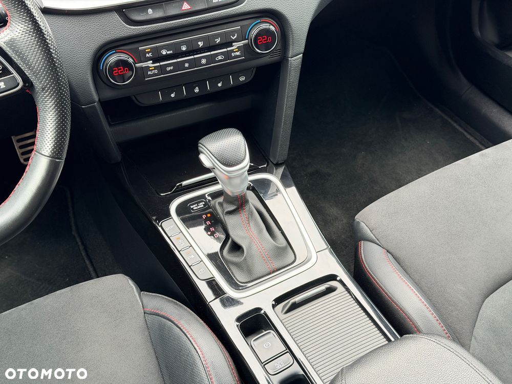 Kia ProCeed 1.6 T-GDI GT DCT - 16