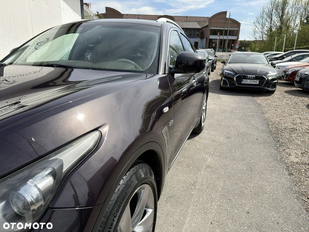 Infiniti QX70 - 3