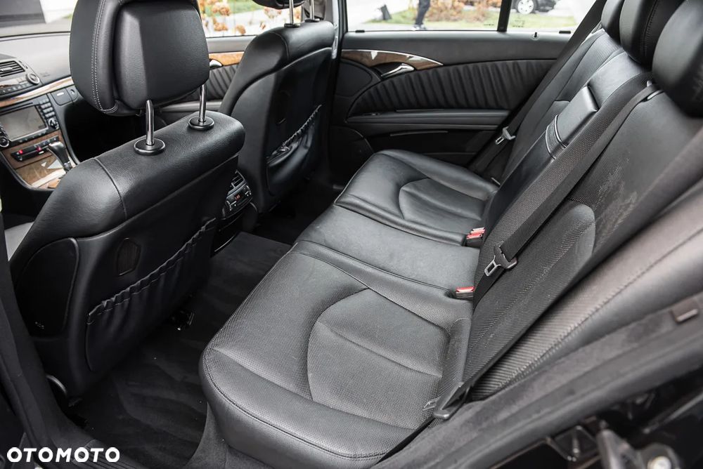 Mercedes-Benz Klasa E 320 CDI 4-Matic Avantgarde - 28