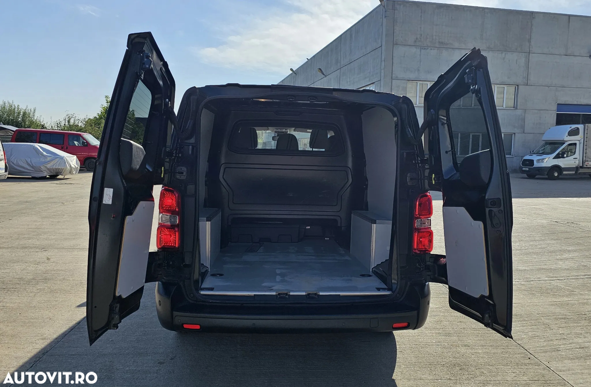Peugeot Expert - 8