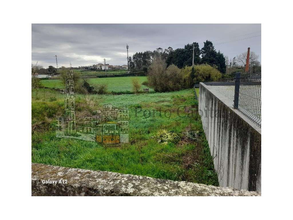 EXCELENTE LOTE DE TERRENO JUNTO AO RIO E PERTO MAR EM LABRUGE PARA ... - Grande imagem: 3/20