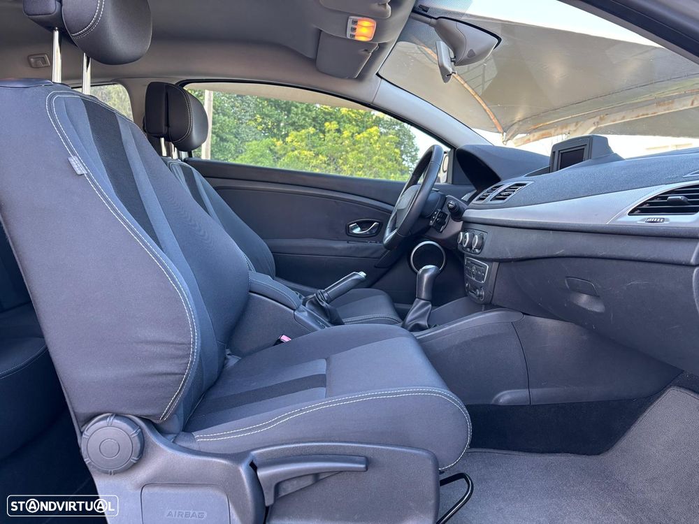 Renault Mégane Coupe 1.5 dCi Dynamique - 8