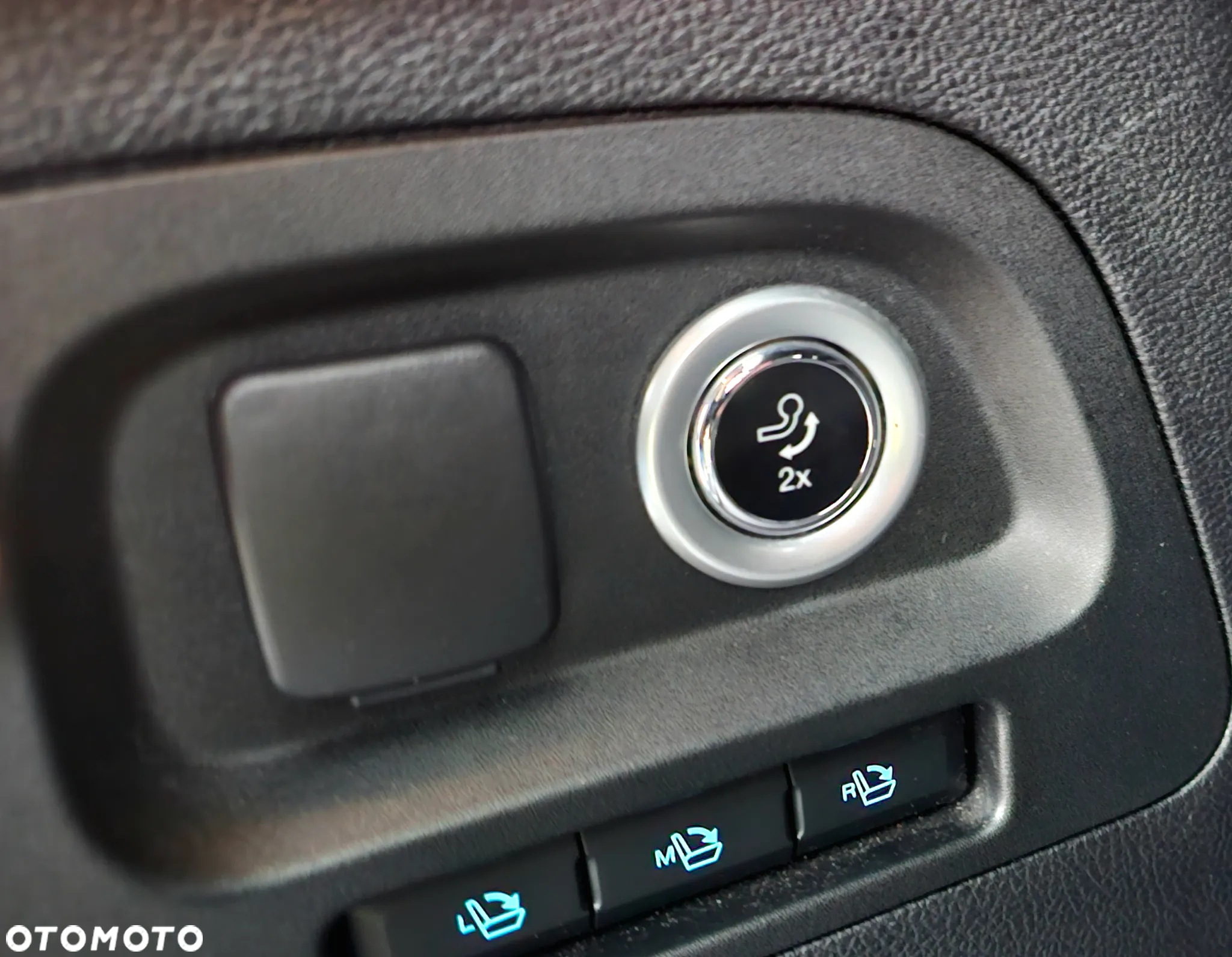 Ford S-Max - 12