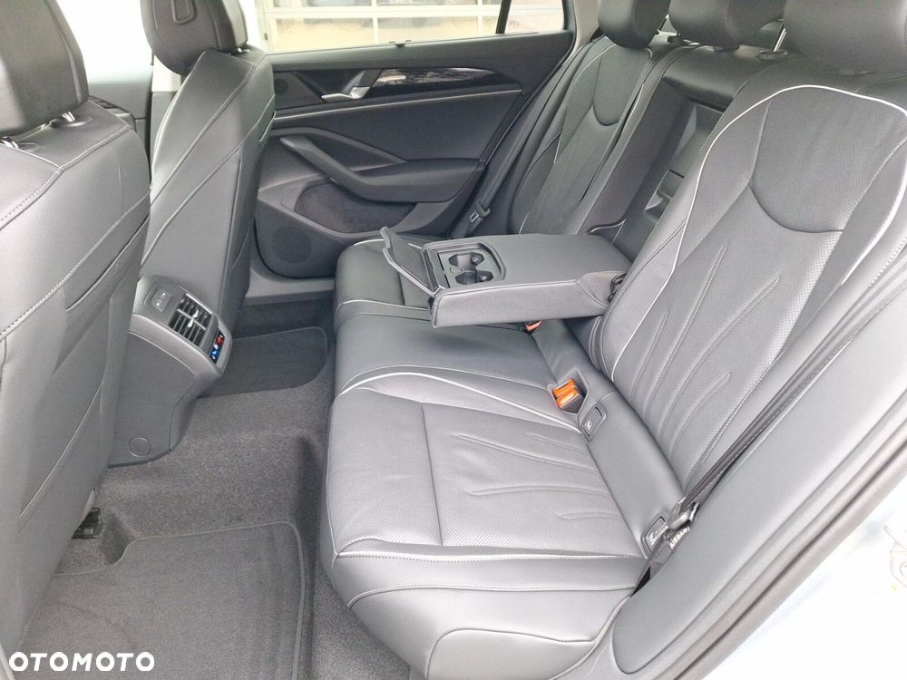 Volkswagen Passat - 16