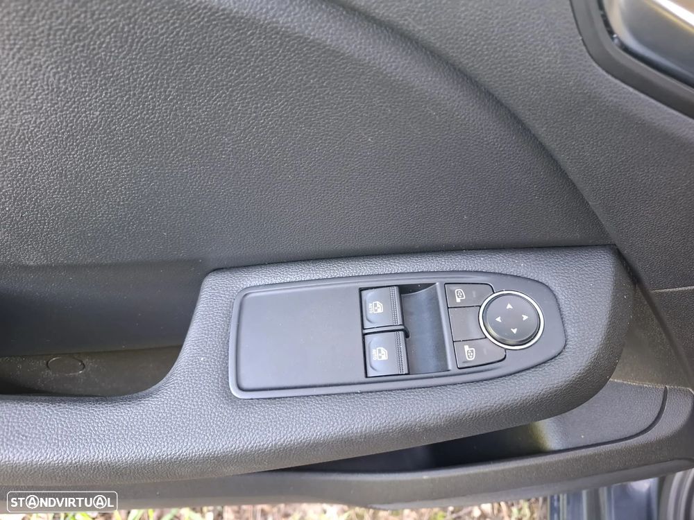 Renault Clio 1.0 TCe Techno - 24