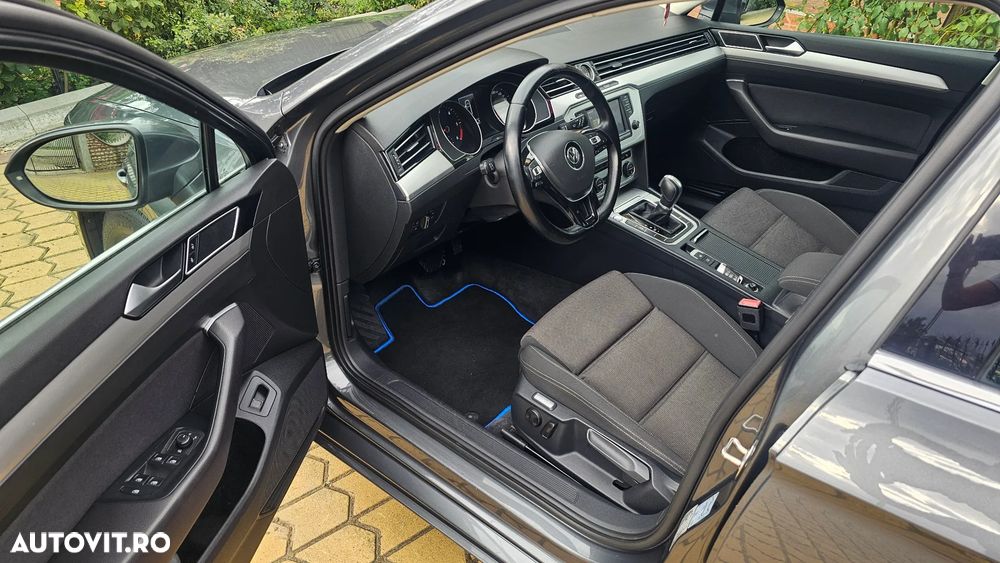 Volkswagen Passat 1.6 TDI (BlueMotion Technology) DSG Comfortline - 23