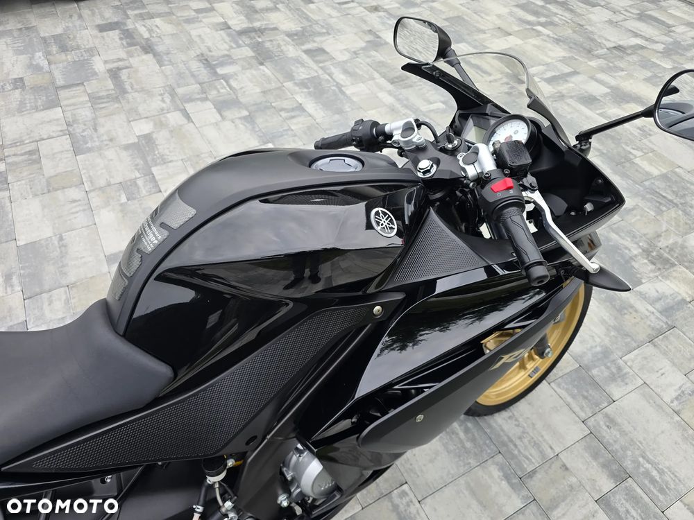 Yamaha YZF - 8