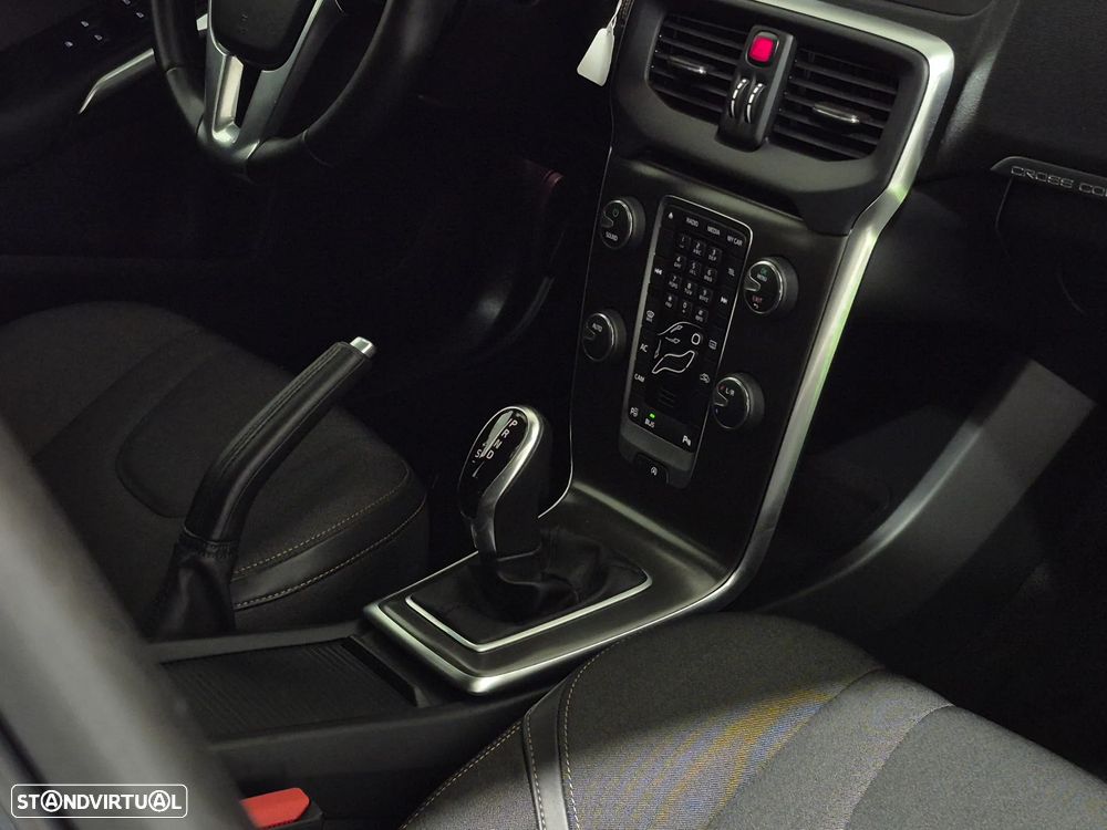 Volvo V40 Cross Country 1.6 D2 Momentum Powershift - 31