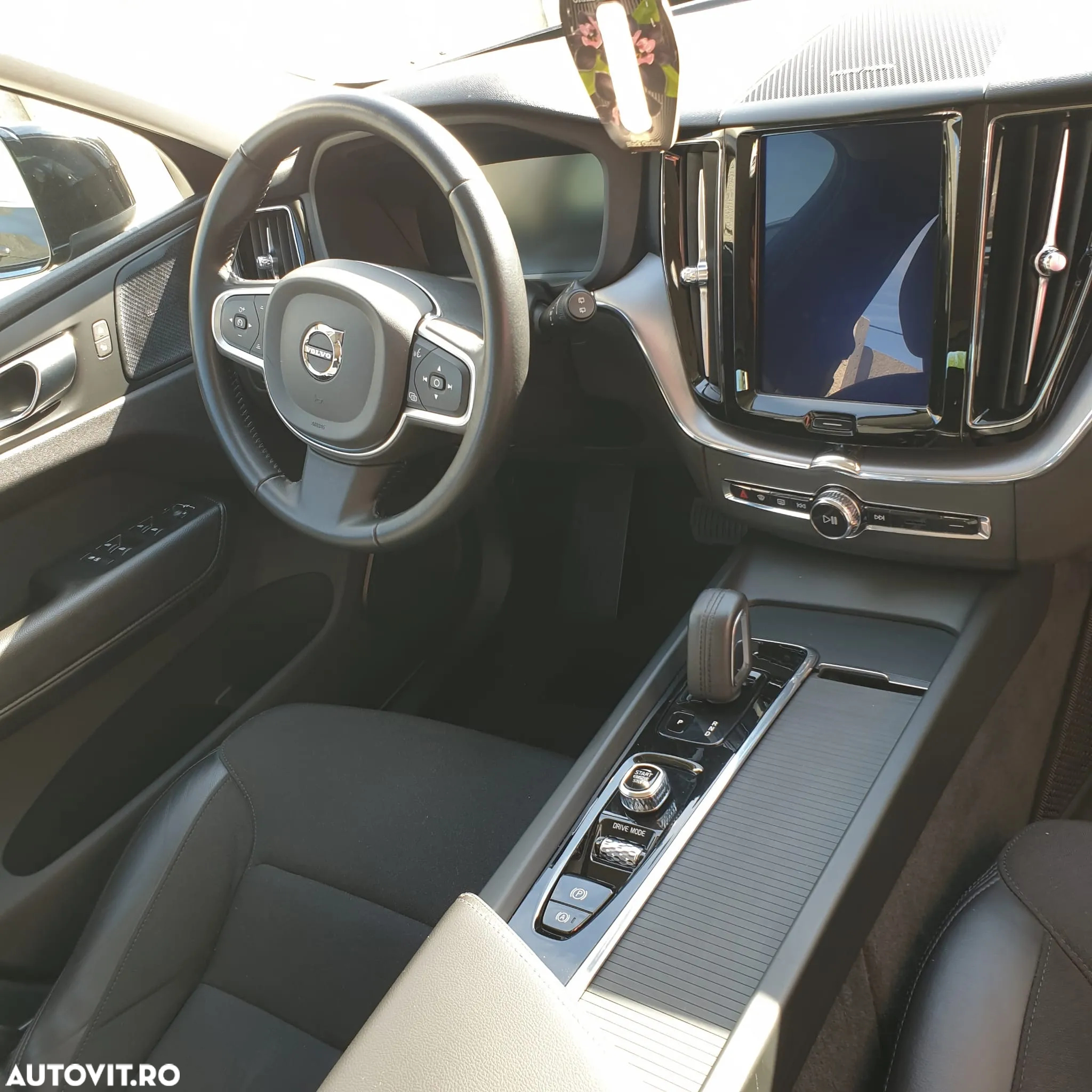 Volvo XC 60 B4 D AWD Geartronic Momentum Pro - 18