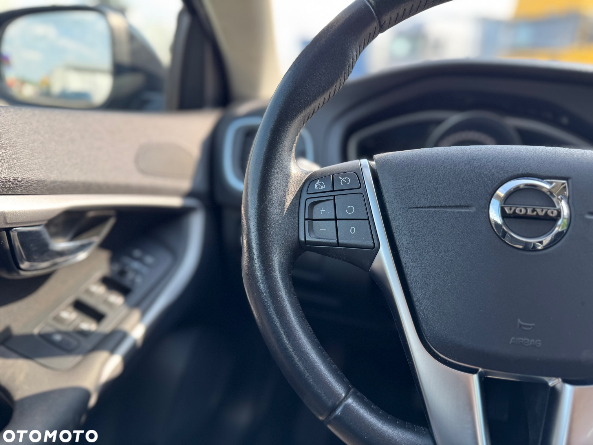Volvo V40 D2 Drive-E Momentum - 15