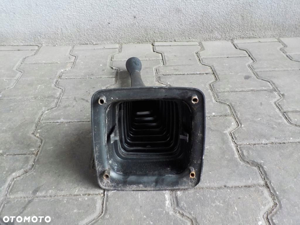VW T4 MIESZEK GUMA GAŁKA LEWARKA ZMIANY BIEGÓW - 3