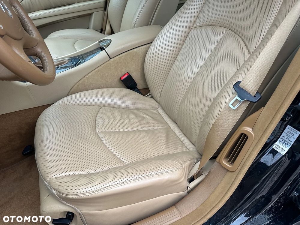 Mercedes-Benz Klasa E 500 4Matic Automatik Avantgarde - 28