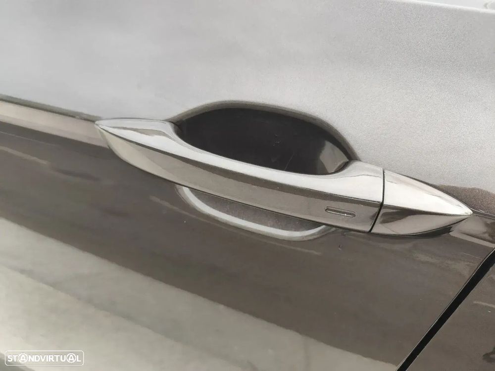 VW Passat 2.0 TDI Highline DSG - 26